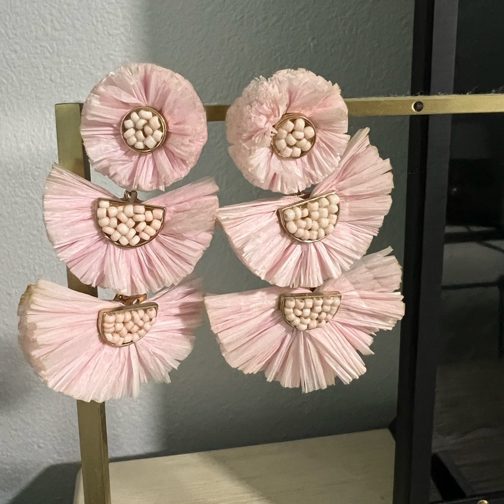 Light pink dangle earrings